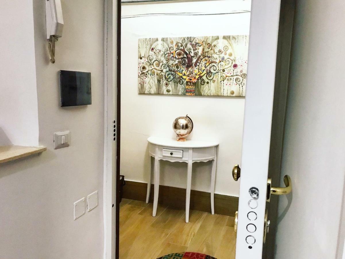 Casa G&G Pignasecca 2 Nel Cuore Di Napoli מראה חיצוני תמונה